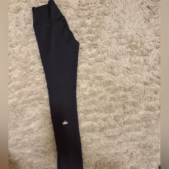 ALO Yoga Pants - Alo airlift leggings